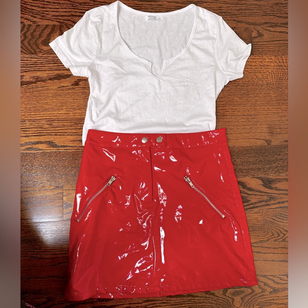 Red mini skirt. Perfect condition. Size Small